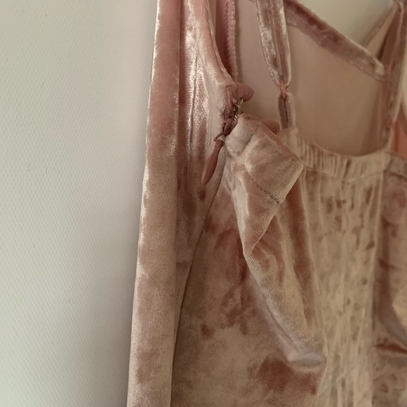 Velvet Spaghetti Strap Dress !! 🎀 - Picture 6 of 7
